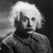 آلبرت انیشتین (Albert Einstein) فیزیکدان معروف و برنده جایزه نوبل که علت بروز اثر فوتوالکتریک را توضیح داد.